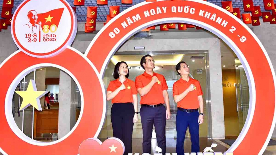 Hoàn Kiếm tổ chức sinh hoạt chính trị thông qua bộ phim “Mưa đỏ”